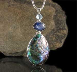 Blue Topaz & Kyanite & Paua Shell Pdt XL
