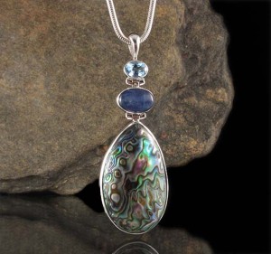 Blue Topaz & Kyanite & Paua Shell Pdt Lge