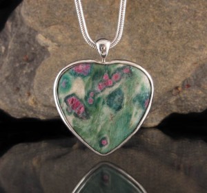 Ruby Fuchsite Heart Pdt XL