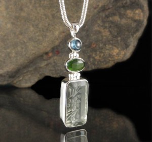 Ocean Kyanite & Chrome Diopside & Carved Praisiolite Pdt Lge