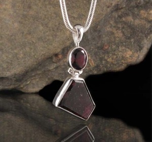 Garnet Pendant Med