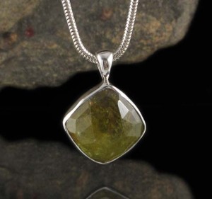 Grossular Garnet Pendant Sml