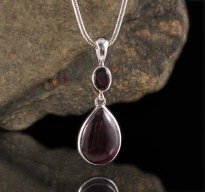Garnet Pendant Med