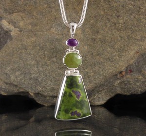Sugilite & Vesuvianite & Stichtite in Serpentine Pdt Lge