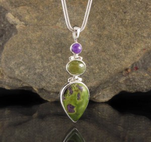 Sugilite & Vesuvianite & Stichtite in Serpentine Pdt Lge