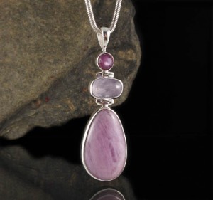 Raspberry Sapphire & Kunzite Pdt Lge