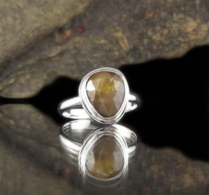 Golden Sheen Sapphire Ring