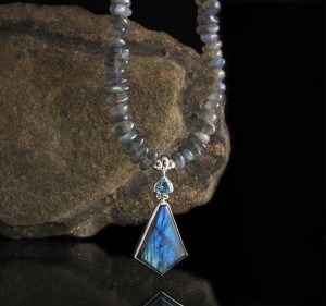 Blue Topaz & Labradorite N/L