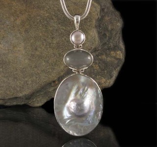 Pearl &  Grey Moonstone & Blister Pearl Pdt XL