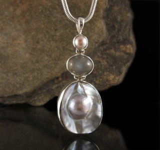 Pearl &  Grey Moonstone & Blister Pearl Pdt Lge