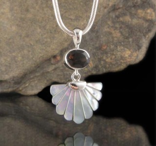 Smoky Quartz & Mother of Pearl Pdt Med
