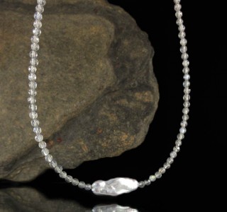 Labradorite & Biwa Pearl Necklace
