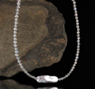 Labradorite & Biwa Pearl Necklace