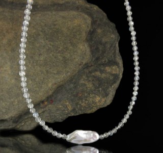 Labradorite & Biwa Pearl Necklace