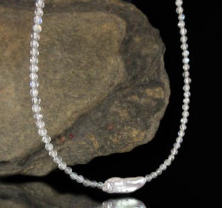Labradorite & Biwa Pearl Necklace