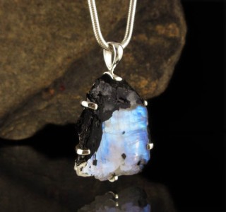 Rainbow Moonstone in Black Tourmaline Pdt Lge