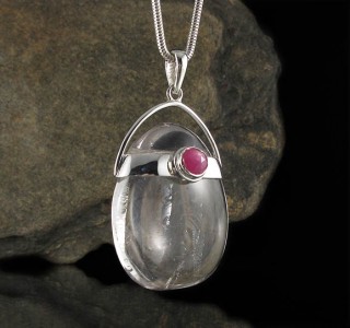 Raspberry Sapphire & Clear Quartz Pdt Lge