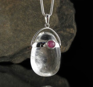 Raspberry Sapphire & Clear Quartz Pdt Lge