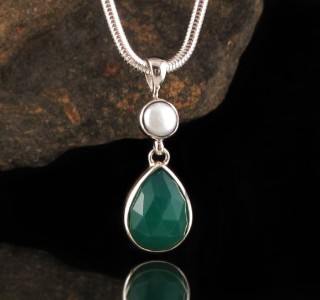 Pearl & Green Chalcedony Pdt Sml