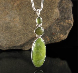 Peridot & Vesuvianite & Serpentine Pdt Lge