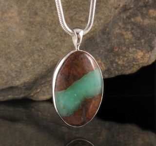Chrysoprase in Matrix Pdt Lge