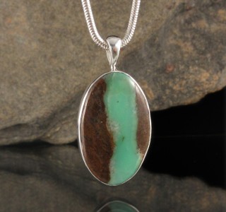 Chrysoprase in Matrix Pdt Lge