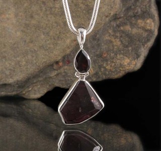 Garnet Pendant Med