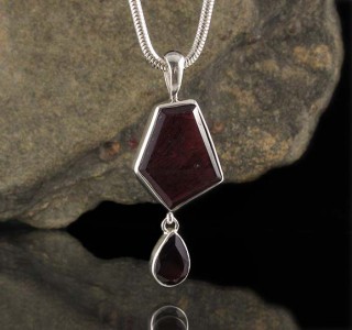 Garnet Pendant Med