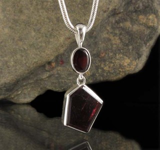 Garnet Pendant Med