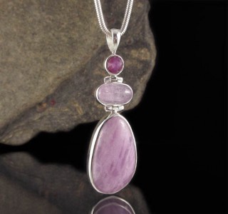 Raspberry Sapphire & Kunzite Pdt Lge