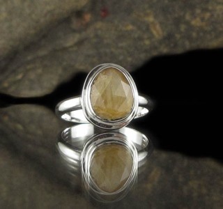 Golden Sheen Sapphire Ring
